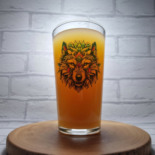 Neo-traditional wolf personalised pint glass — detail shot of wolf artwork