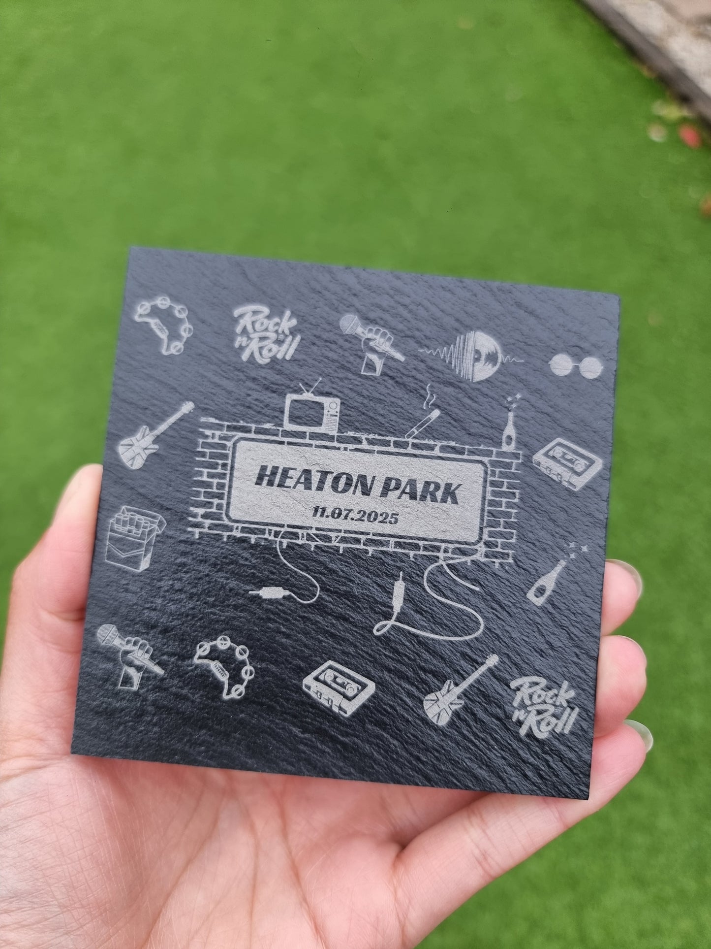 Personalised Oasis - Themed 18oz Beer Glass – Custom Concert Gift for Britpop Fans with Union Jack Guitar Design, Heaton Park