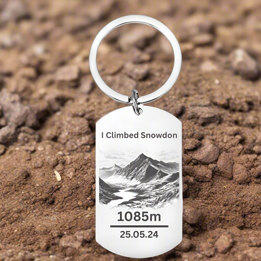 Personalised Snowdon Keyring – Custom Name & Climb Date – Yr Wyddfa Mountain Gift – Welsh Peak Hiking Keepsake – Snowdon 1,085m Memento