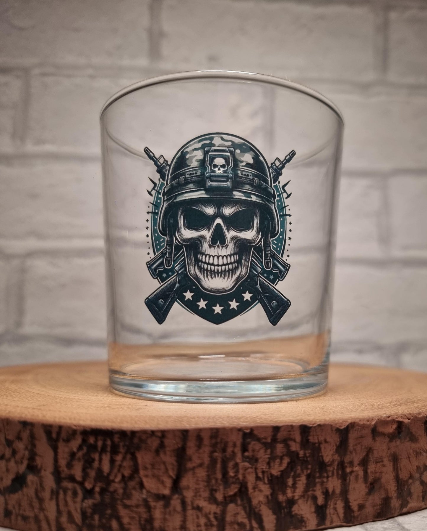 Guardian Valor: Personalised Tubo Glass with Skull, US Army Helmet, and Crossed Rifles Design