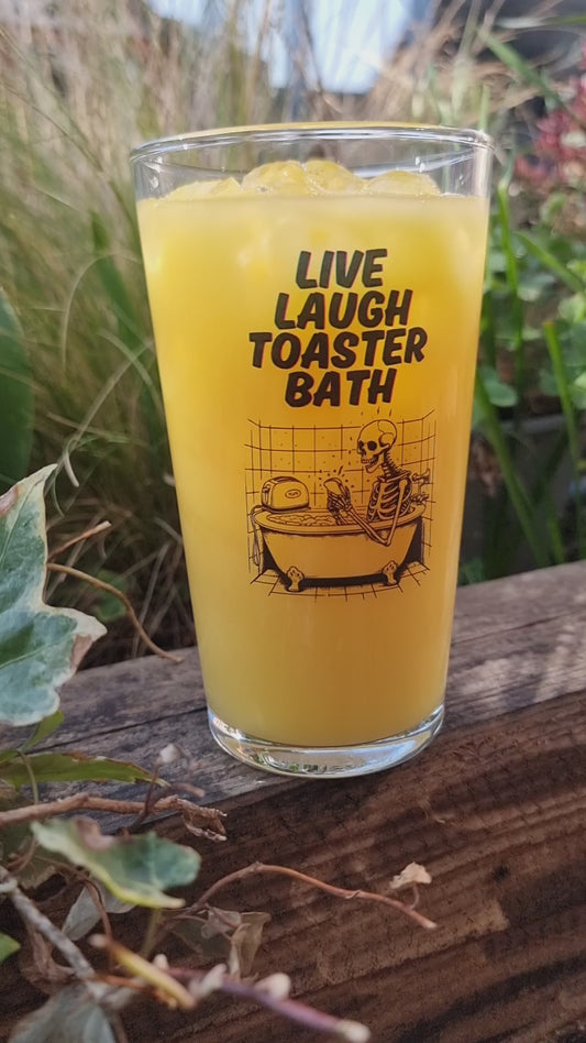 Live Laugh Toaster Bath Drinking Glass – Dark Humour Skeleton Glass Cup – Pint Beer Glass Funny Goth Gift, Alternative Drinkware, Emo Aesthetic Tumbler